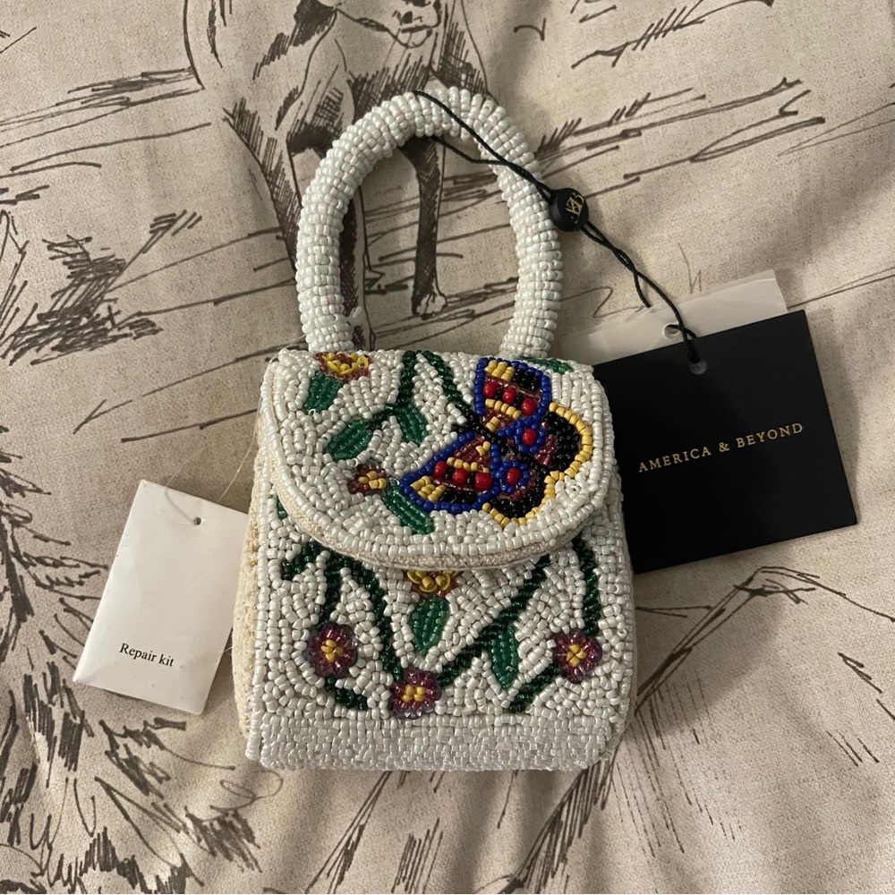America & Beyond Beaded Floral Microbag - White and Multicolor RARE - Picture 2 of 10